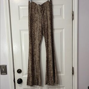 Forever 21 brand pants Size Large